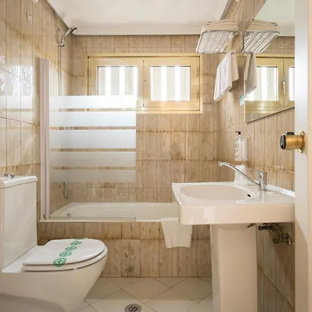 מלון Alda Centro *