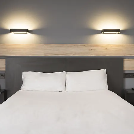 מלון Alda Centro *