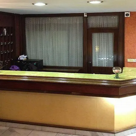 酒店 Alda Centro 希洪